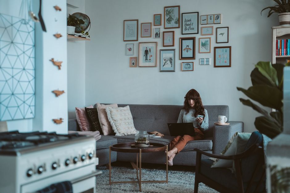 How Wi-Fi Channel Congestion Affects Live Internet TV in UK Homes