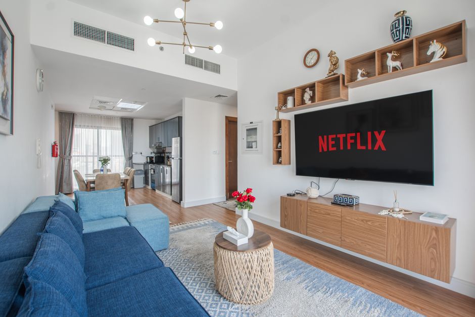 7 Things to Check Before Buying a Smart TV for Streaming in the UK